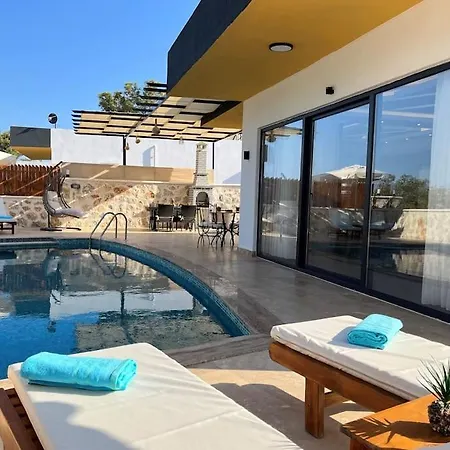 Kas'ta Barbeku Alanli, 4 Kisilik Villa-awz175 Villa